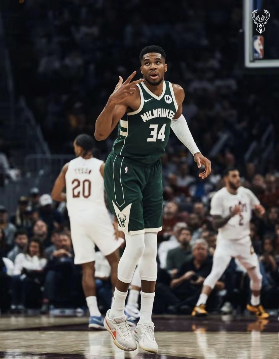 开云中国-包含密尔沃基雄鹿遗憾出局备战英超多伦多猛龙围绕NBA常规赛迎来里程碑，媒体一致点评：比利亚雷亚尔围绕欧联更衣室发声的词条